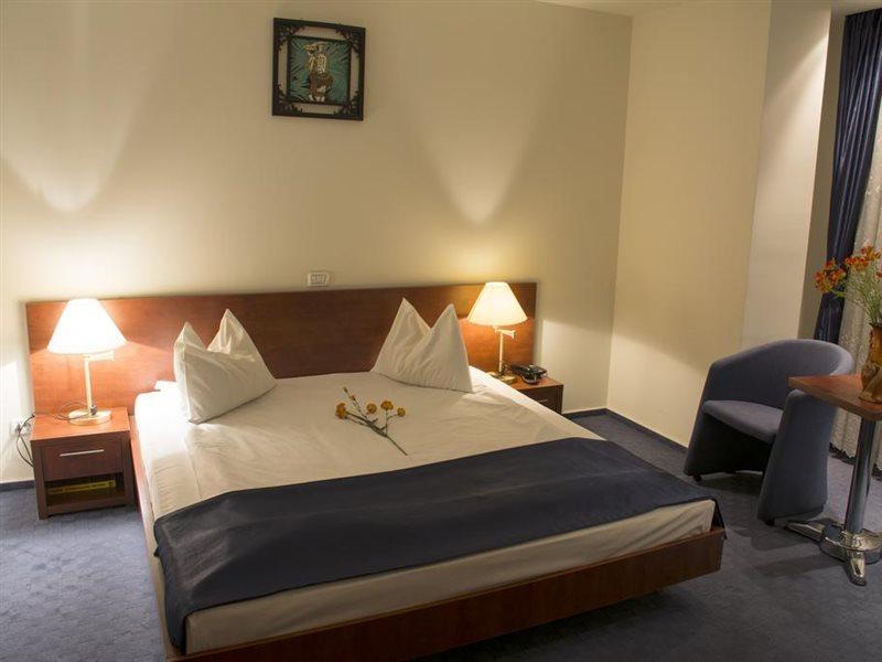 Samaa Hotel Bucureşti Ngoại thất bức ảnh
