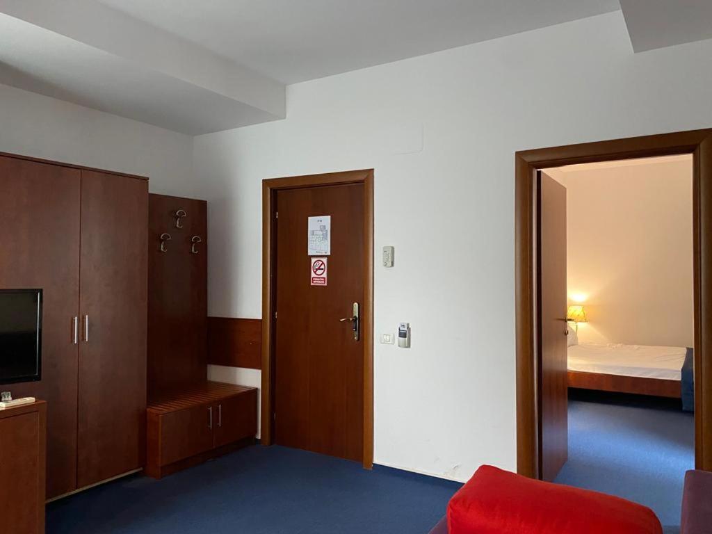 Samaa Hotel Bucureşti Ngoại thất bức ảnh